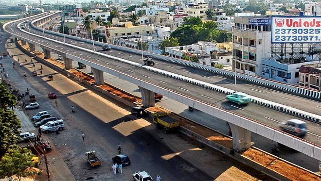 The P. V. Narasimha Rao Expressway, the elevated road running south past Attapur